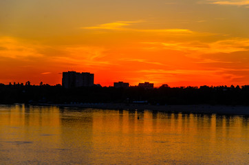 Fototapeta na wymiar Beautiful sunset over the river Dnieper