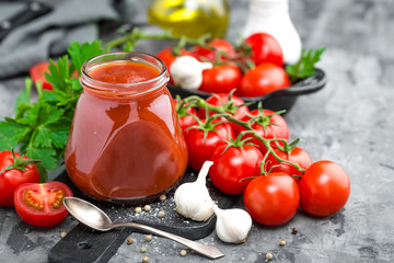 Tomato paste and fresh tomatoes, tomatos puree