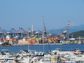 Port maritime et port de plaisance de La Spezia (Italie)