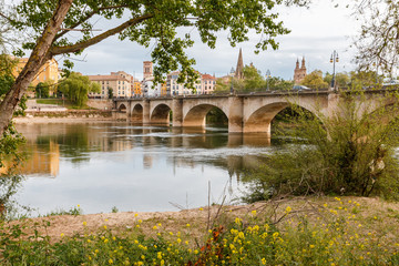 Puente sobre el Camino Santiago en Logroño (La Rioja)