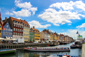 Fototapeta na wymiar Nyhavn in Copenhagen, Denmark