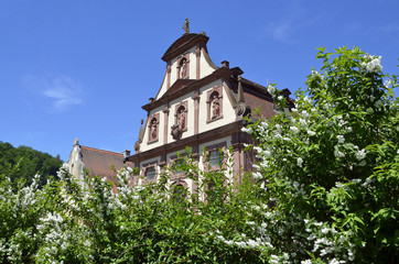 Fototapeta na wymiar Frühling beim Kloster Bronnbach