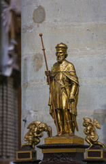 Fototapeta na wymiar Statue of Saint Gummarus in Lier