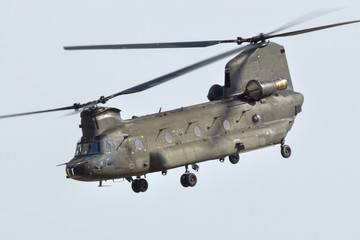 Fototapeta na wymiar Helicóptero de dos rotores Chinook