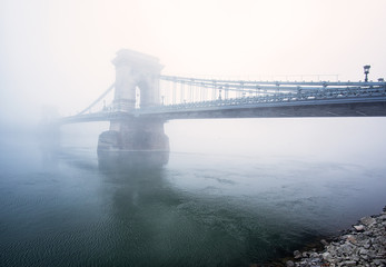 Fototapeta premium Chain Bridge in fog