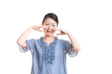 日本人女性 白背景 泣く