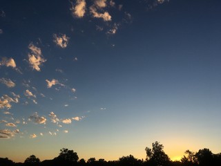 Obraz na płótnie Canvas summer sunset with few clouds