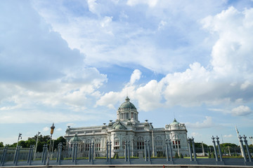 Obraz premium Ananta Samakhom throne hall with bright blue sky taken in Bangkok Thailand on 17 June 2017