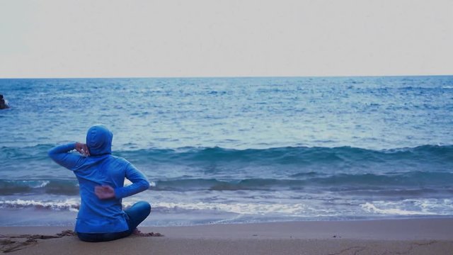 Yoga au borde d'ocean
