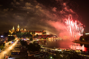 Krakow Wianki 2017 - sztuczne ognie nad Wawelem / Krakow festival celebration with beautiful fireworks over the Wawel Castle - obrazy, fototapety, plakaty