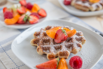 Belgische Waffeln mit Beeren