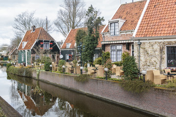 Fototapeta na wymiar Canal in the small town Edam, the Netherlands