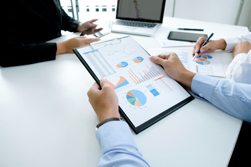 Startups businessmen teamwork brainstroming meeting to discuss plan startup project.