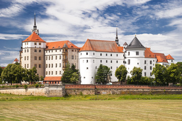 Fototapeta na wymiar Schloss Hartenfels in Torgau an der Elbe, Sachsen