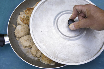 Hand Opening Frying Pan