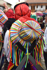 Péruvien en costume de fête plaza de Armas à Cusco au Pérou