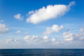 Fototapeta na wymiar Sea, clouds, summer