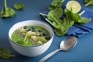 green smoothie bowl spinach kiwi blueberry lime banana with chia seed