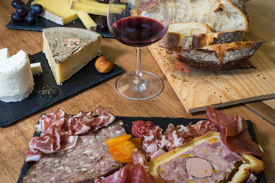 assortiments fromage charcuterie