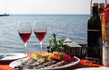 Rotwein am Meer