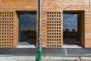 Gebäude mit Holzfassade © Matthias Buehner