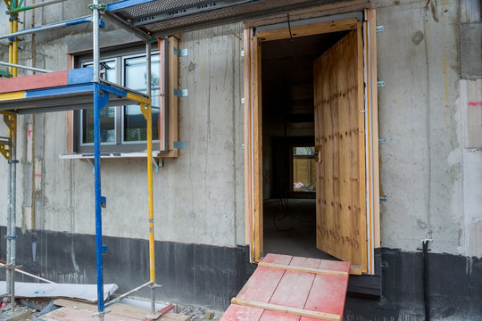 Bau Baustelle Haus Eingang Holztür 