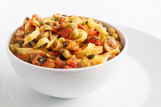 puttanesca sauce with pasta