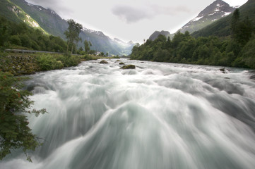 Fototapeta na wymiar Wide river in Norway