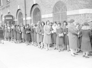 British Depression Queue. Date: circa 1929