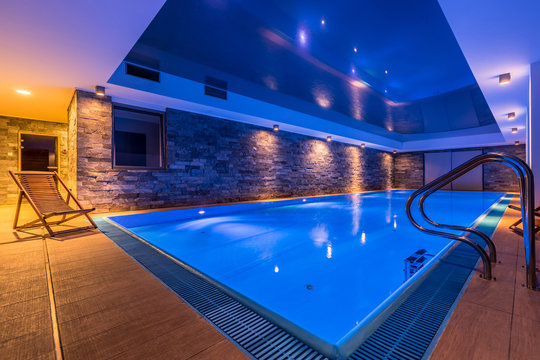 Luxurious swimming pool