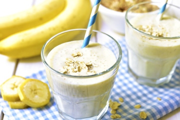 Banana smoothie with oats.