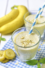 Banana smoothie with oats.