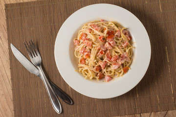 Spaghetti with diced tomatoes