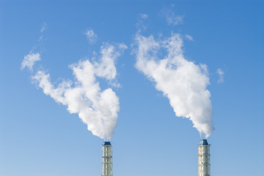 LNG火力発電所の煙