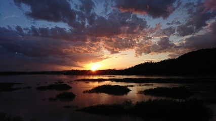 Fototapeta na wymiar sunset at river