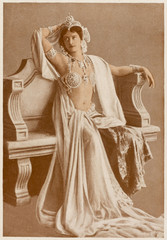 Mata Hari - Reutlinger. Date: 1876 - 1917 - obrazy, fototapety, plakaty