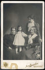 Women - Girl 1890s Photo. Date: 1890s