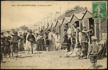 Sables D'Olonne Beach. Date: 1914