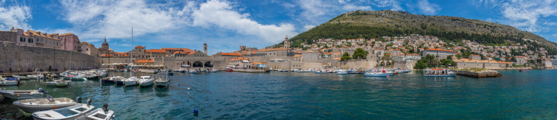 Fototapeta na wymiar alter Hafen von Dubrovnik (Kroatien) Panorama 180° 