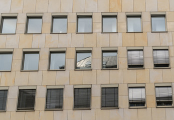 Fototapeta na wymiar Fenster einer Fassade