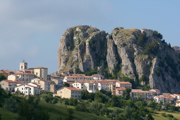 Obraz premium Pizzoferrato piccolo paese dell' Abruzzo, Italia