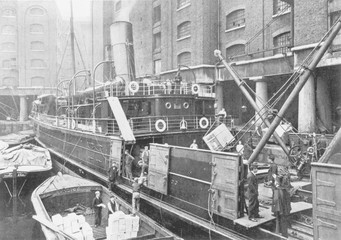 London docks. Date: 1900