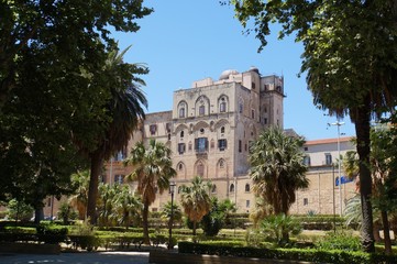 Fototapeta na wymiar View over Palace of the Normans in Palermo