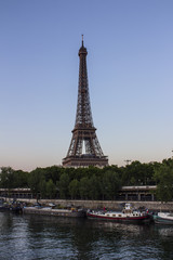 Fototapeta na wymiar Eiffel Tower sunset