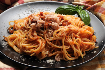 Spaghetti y tonno Cucina Italiana イタリア料理
 Italian Italienische Küche Cuisine...
