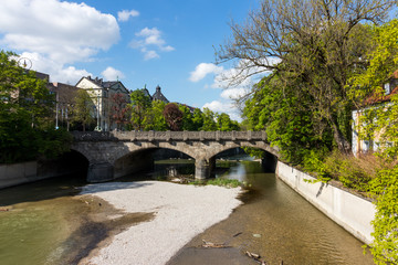 An dem Fluss Isar, München, Deutschland
