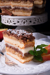 Apple cream cake