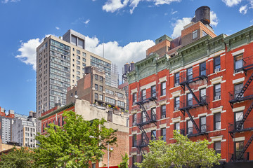 Fototapeta na wymiar Old and modern architecture in Midtown Manhattan, New York City, USA.