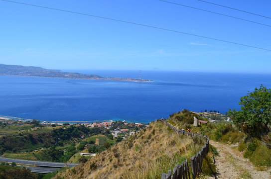 Stretto Bilder Durchsuchen 9,663 Archivfotos, und