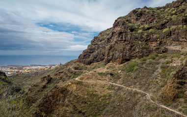 Fototapeta na wymiar Barranco del Infierno hiking path